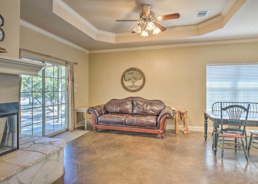 Texas Leander Interior Entrance