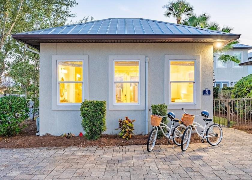 Florida Miramar Beach Exterior Detail