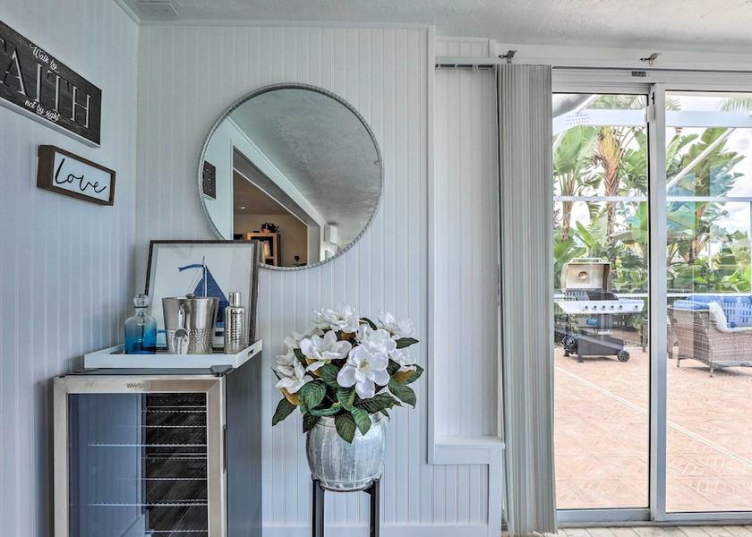 Georgia Palmetto Interior Entrance
