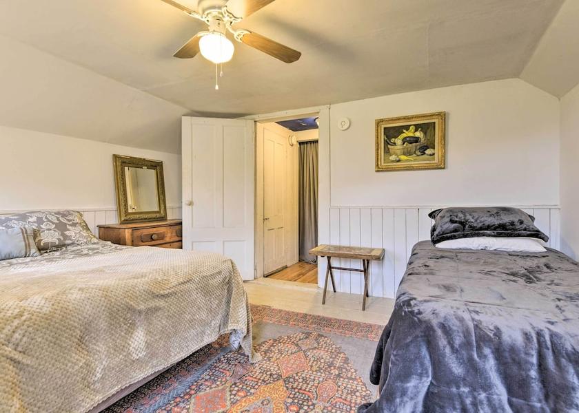 Connecticut Roxbury Interior Entrance