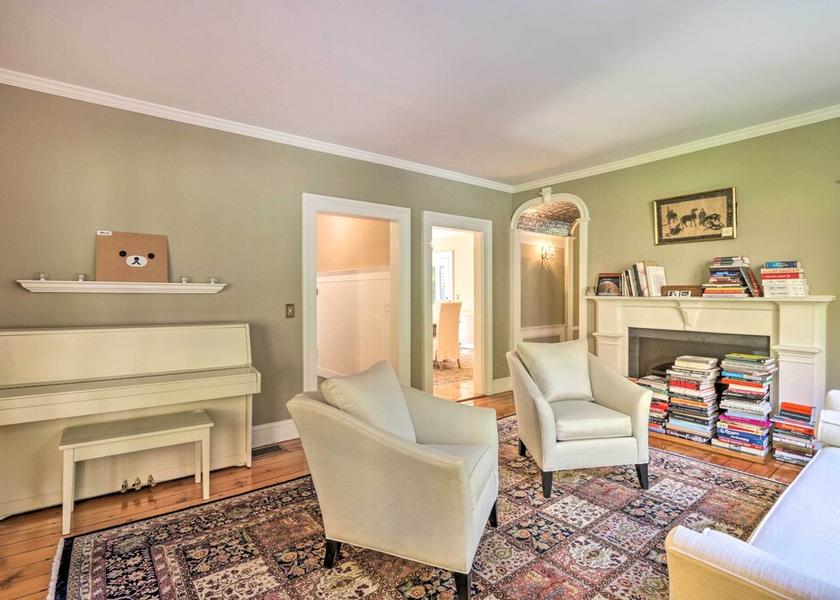 Connecticut Roxbury Interior Entrance