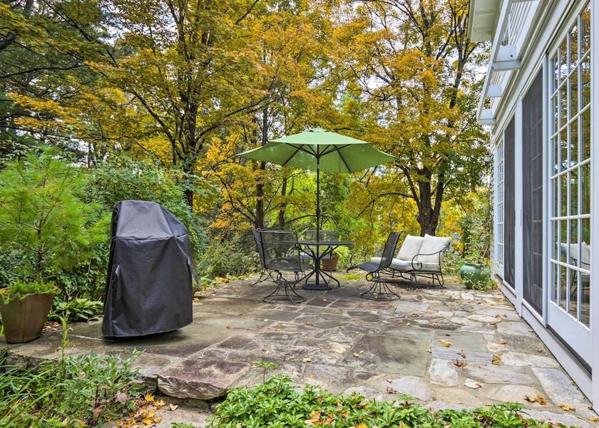 Connecticut Roxbury Interior Entrance