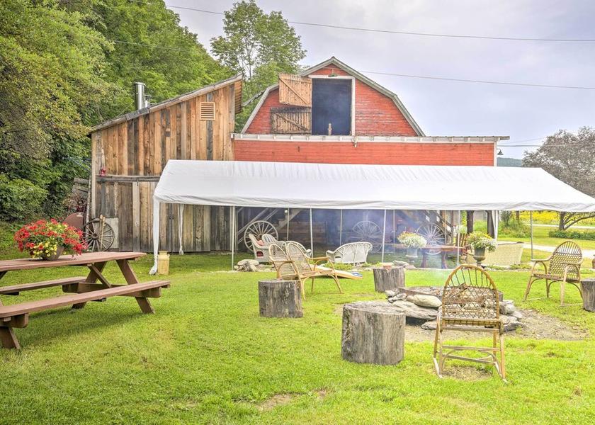 Connecticut Roxbury Interior Entrance