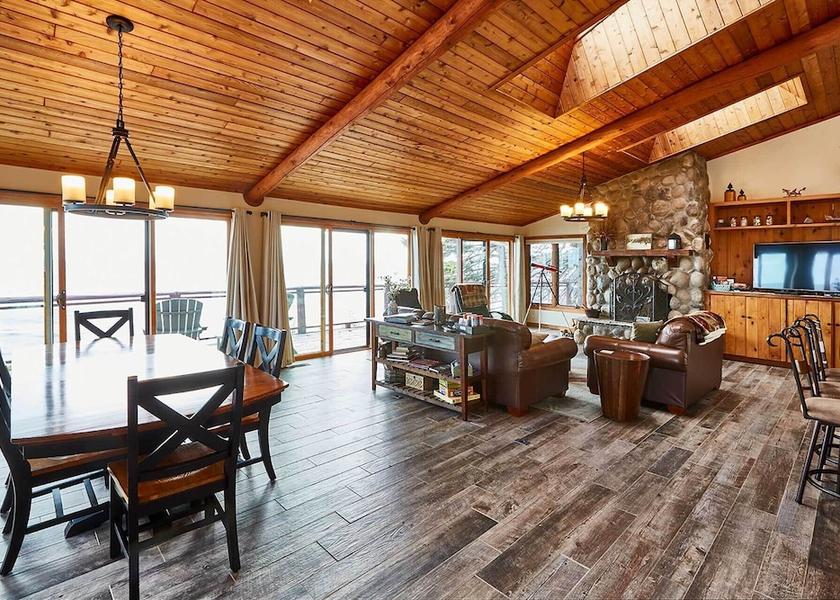 Minnesota Schroeder Interior Entrance