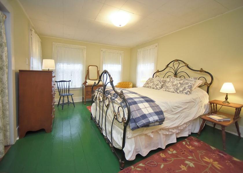 Massachusetts Shelburne Falls Room