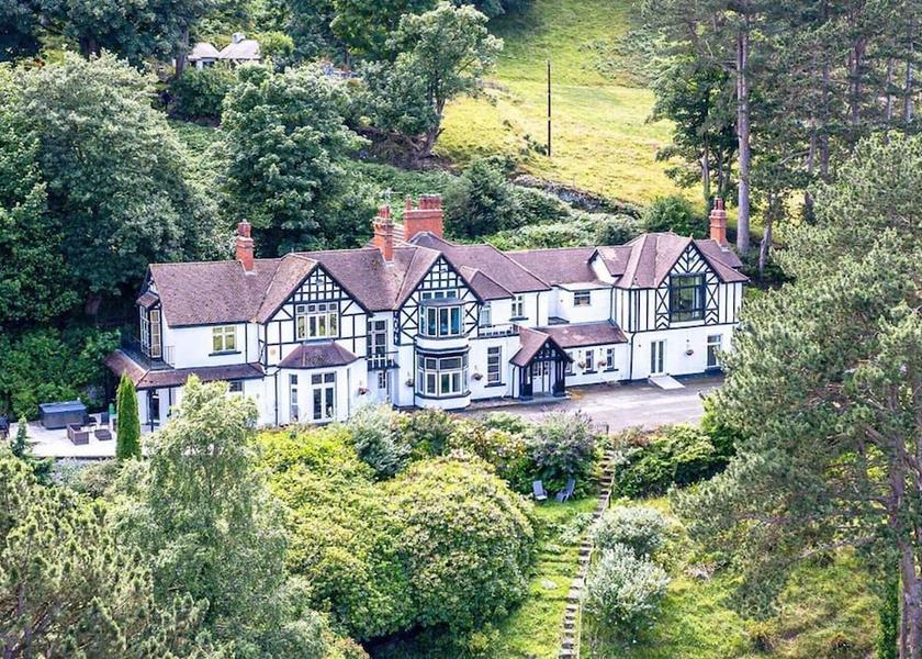 Wales Penmaenmawr Facade