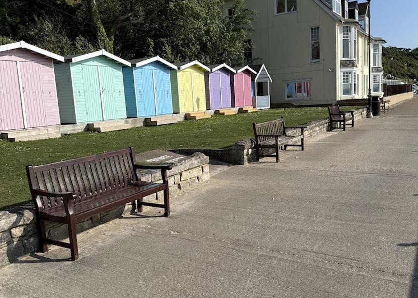 England Totland Bay Exterior Detail