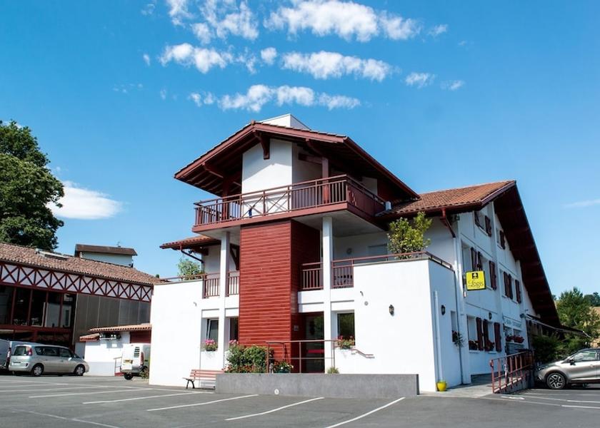 Nouvelle-Aquitaine Ainhoa Facade