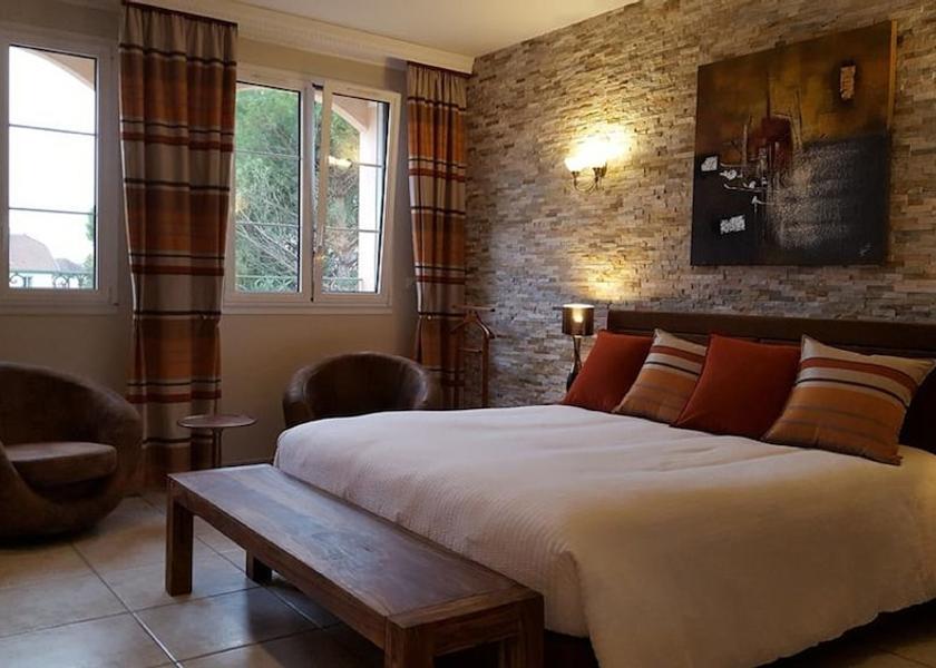 Grand Est Chalons-en-Champagne Room