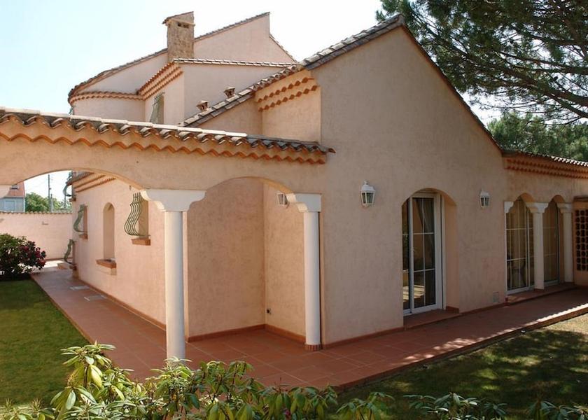 Grand Est Chalons-en-Champagne Front of property