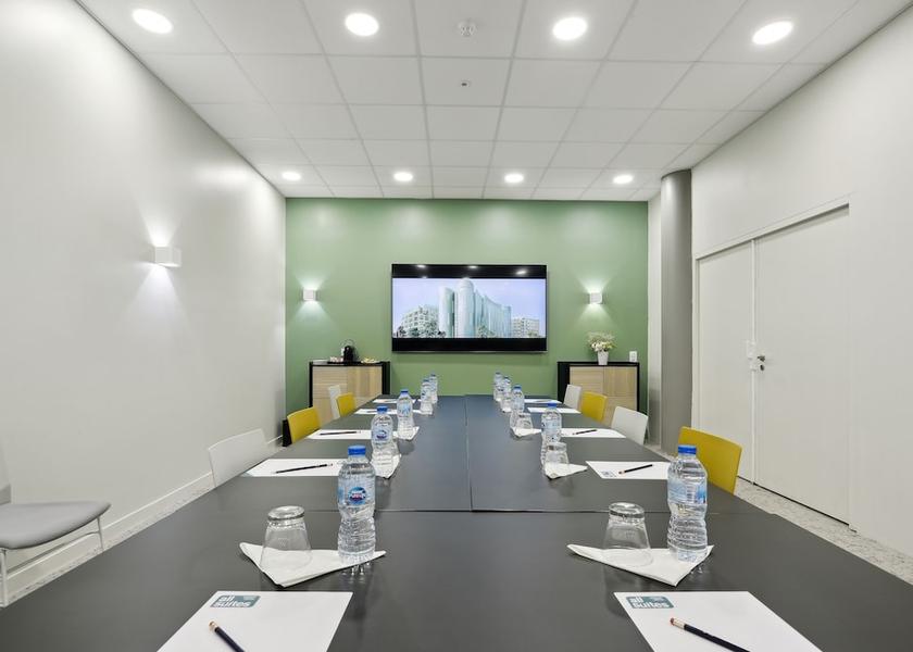 Ile-de-France Noisy-le-Grand Meeting Room