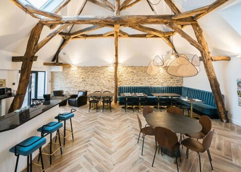Bourgogne-Franche-Comte Puligny-Montrachet Meeting Room