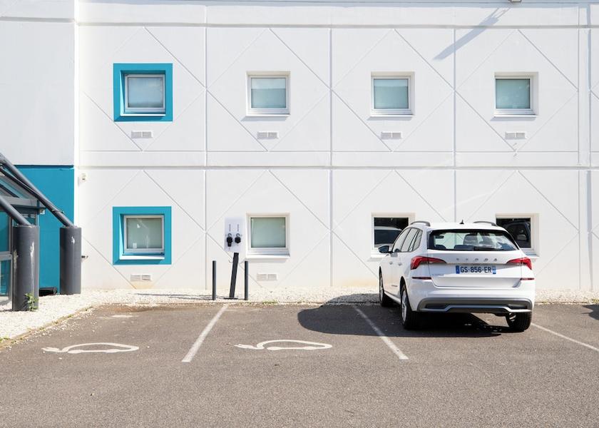 Bourgogne-Franche-Comte Varennes-Vauzelles Parking