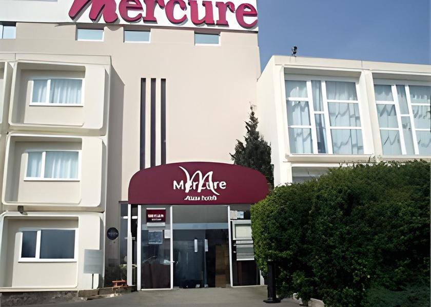 Normandy Val-de-Reuil Hotel Exterior
