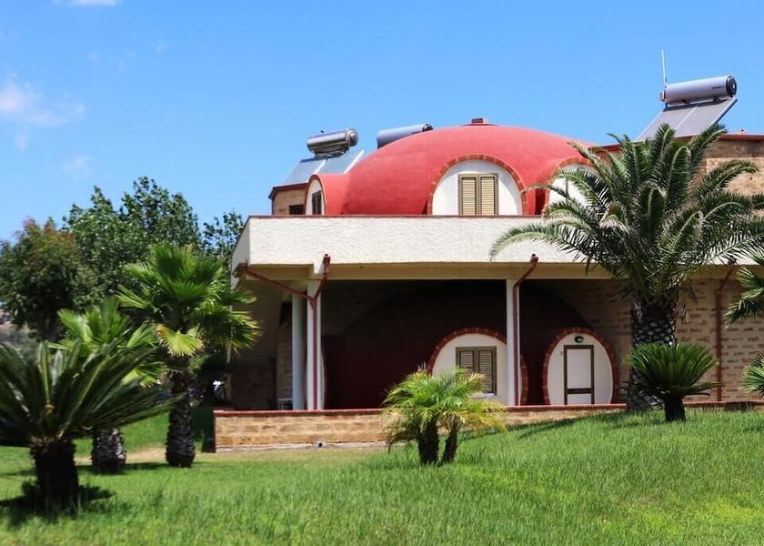 Calabria Belcastro Exterior Detail