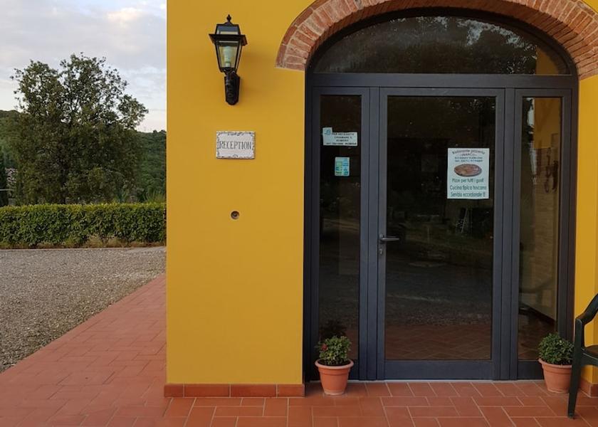 Tuscany Capraia e Limite Entrance