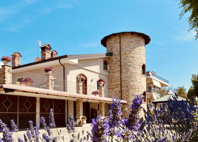 Piedmont Carru Exterior Detail