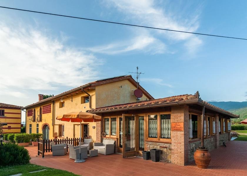 Tuscany Castelfranco Piandisco Exterior Detail