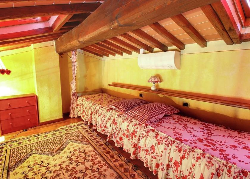 Tuscany Castelfranco Piandisco Room