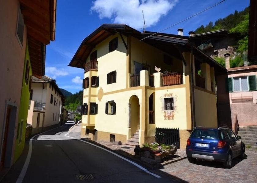 Trentino-Alto Adige Castello-Molina di Fiemme Exterior Detail