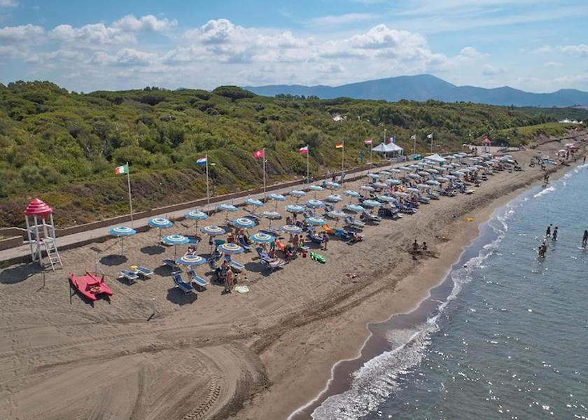 Campania Cellole Beach