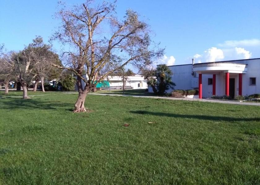 Puglia Lizzanello Property Grounds