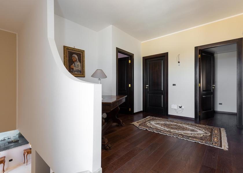 Puglia Lizzanello Interior Entrance