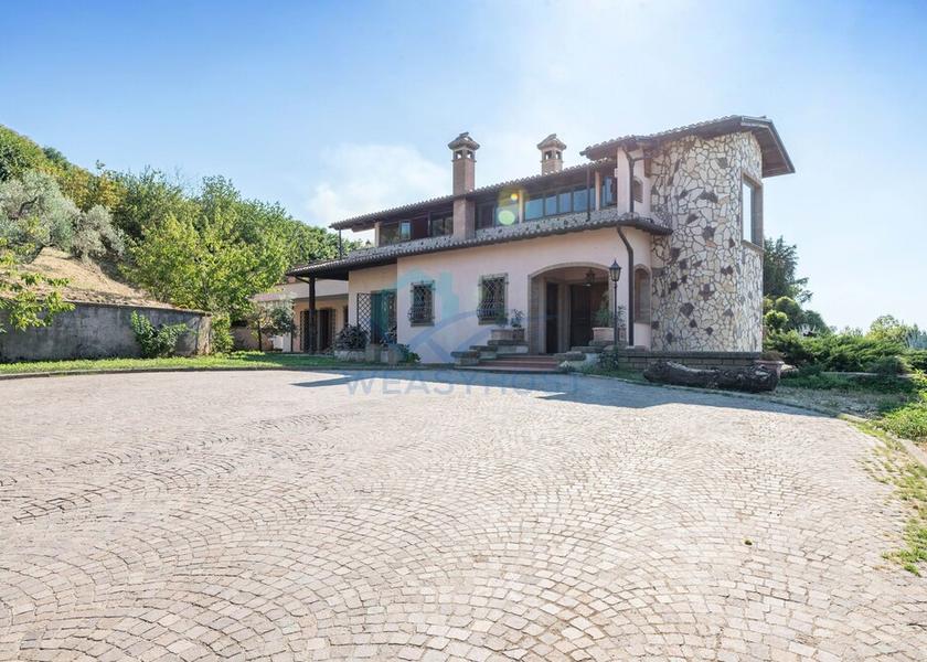 Lazio Monte Compatri Exterior Detail