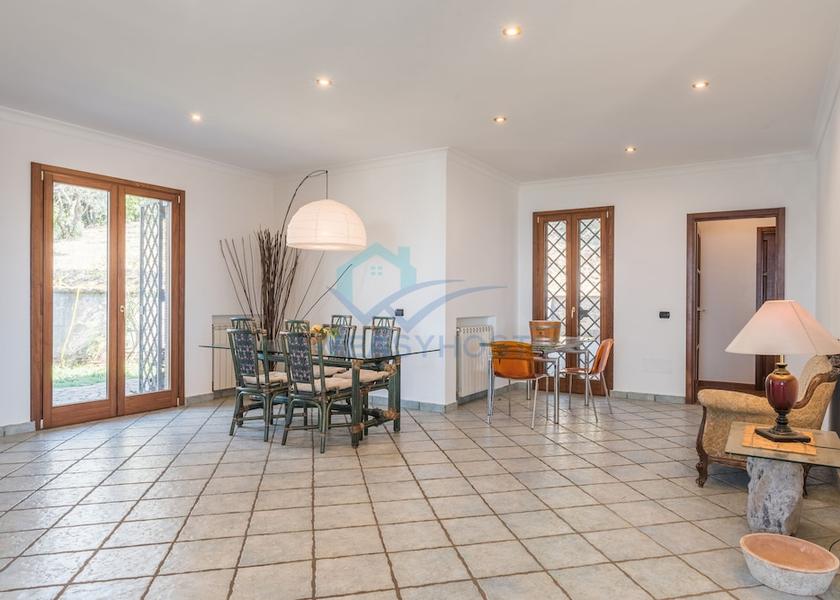 Lazio Monte Compatri Dining Area