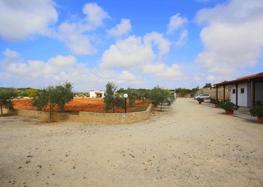 Puglia Patu Exterior Detail