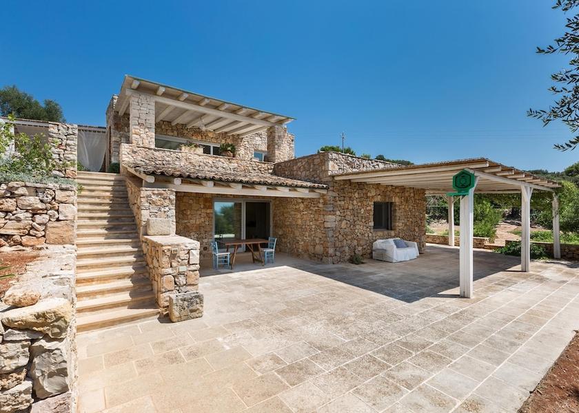 Puglia Patu Exterior Detail