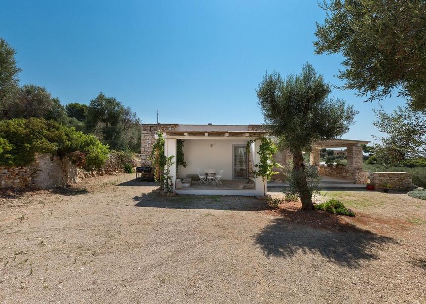 Puglia Patu Exterior Detail