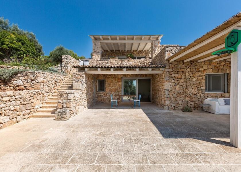 Puglia Patu Exterior Detail