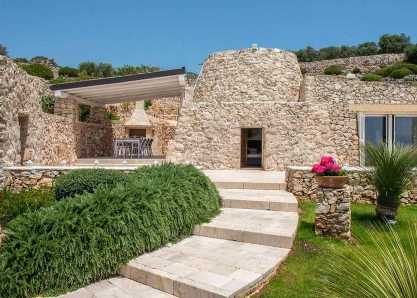 Puglia Patu Exterior Detail