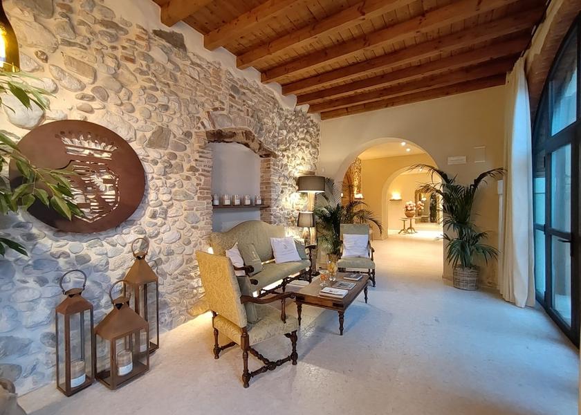 Lombardy Puegnago del Garda Lobby