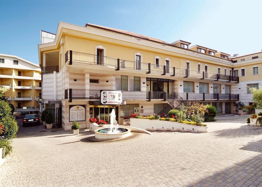 Puglia San Giovanni Rotondo Facade