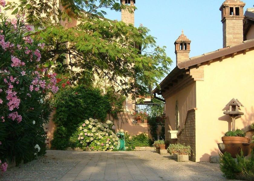 Abruzzo Silvi Exterior Detail