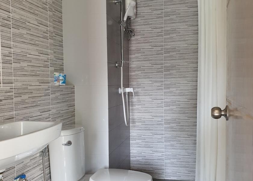 Phetchaburi Khao Yoi Bathroom