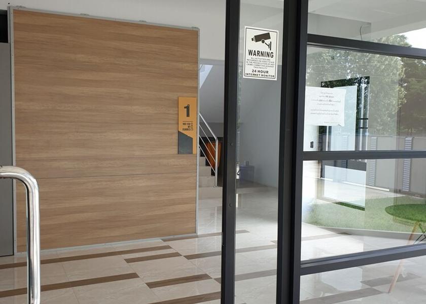 Phetchaburi Khao Yoi Interior entrance