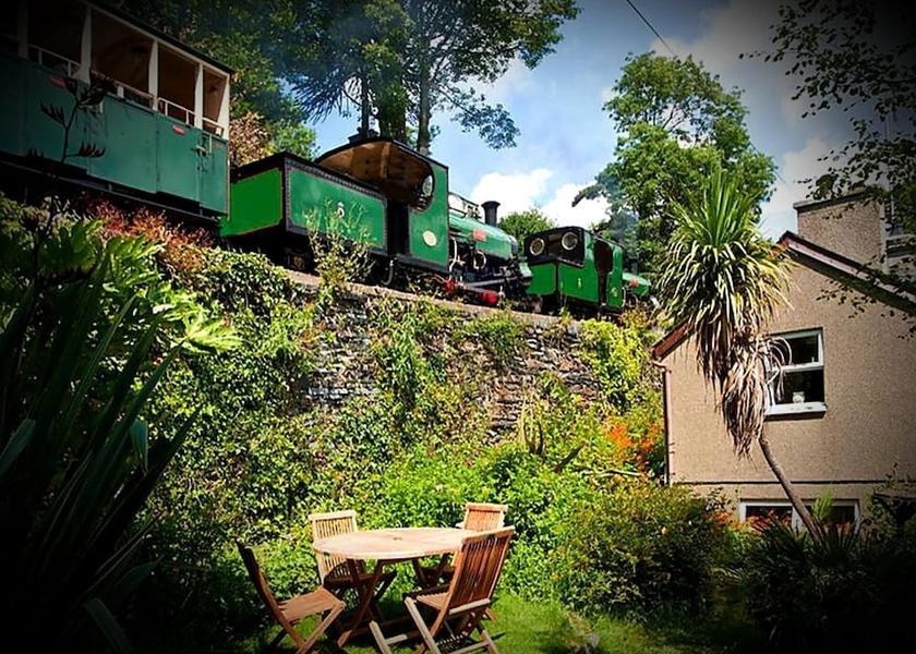 Wales Penrhyndeudraeth Outdoor Dining