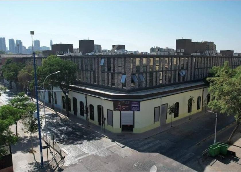 Santiago Santiago Exterior Detail