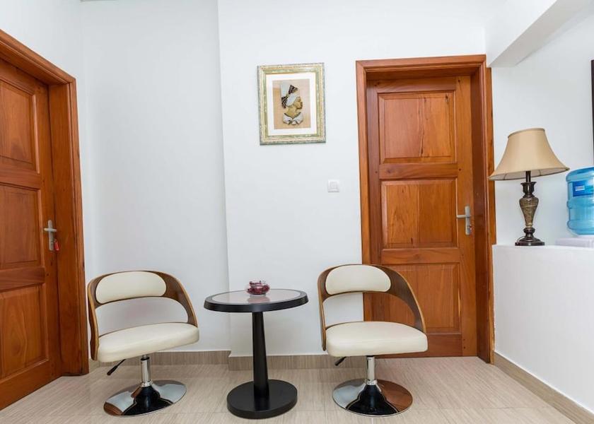  Cotonou Interior Entrance