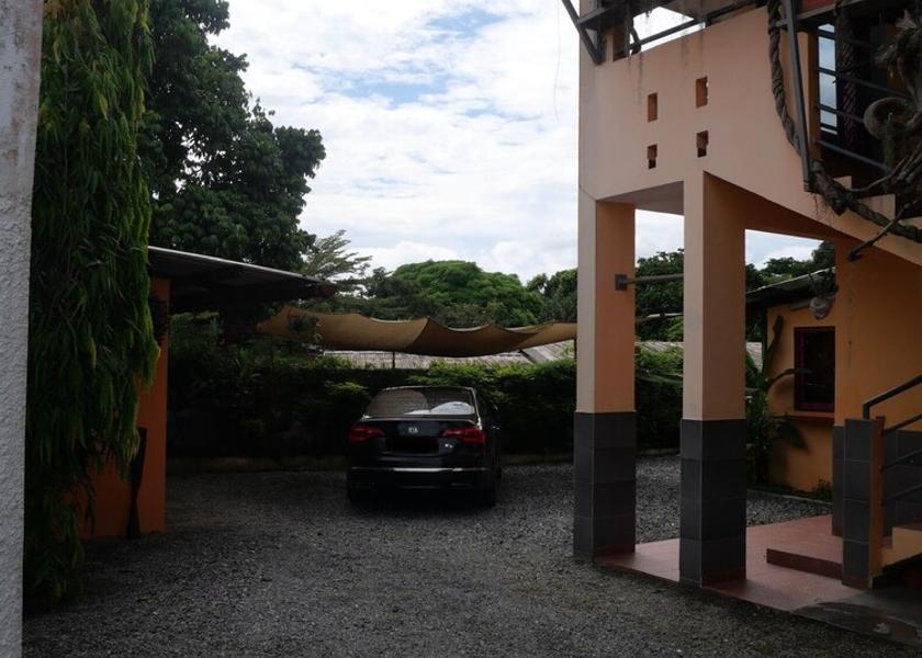  Libreville Facade