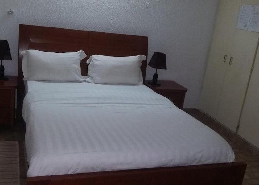 Port Gentil Room