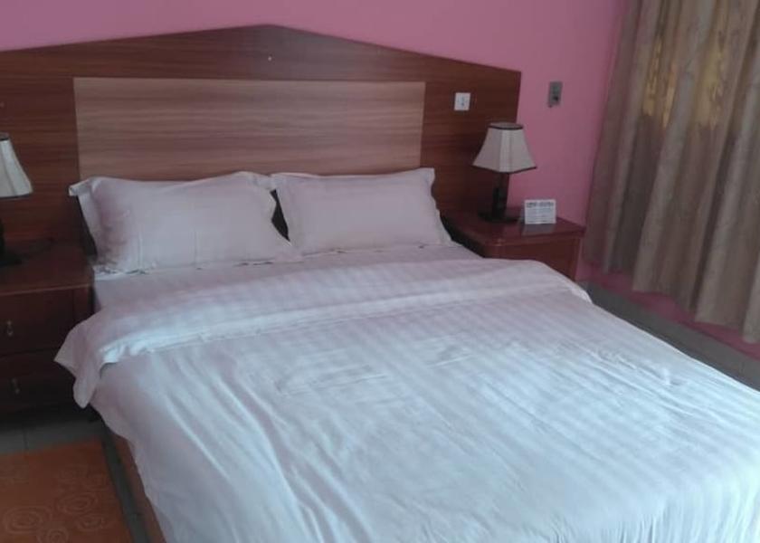  Port Gentil Room
