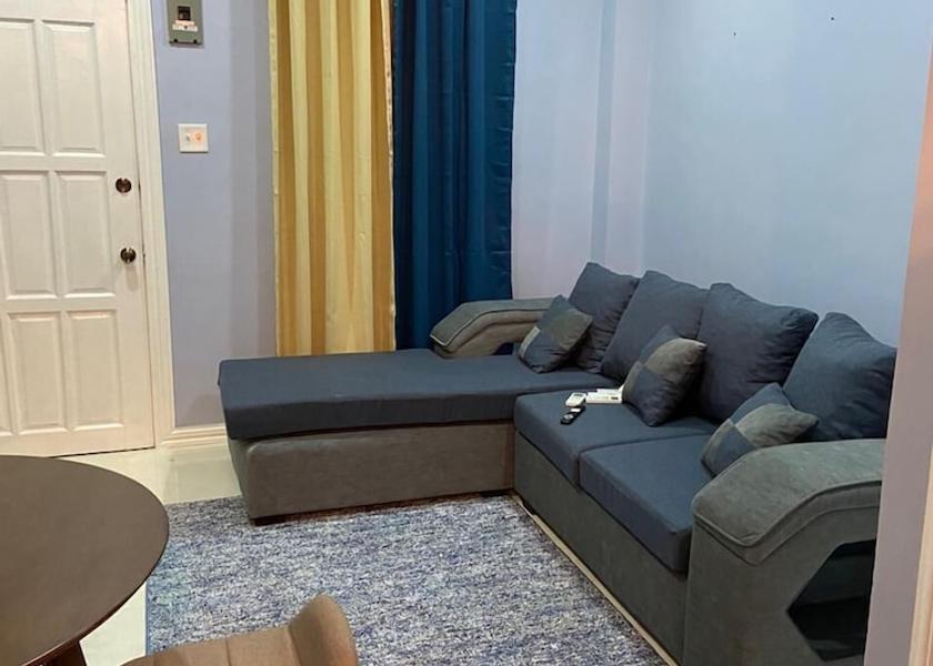  Georgetown Living Area