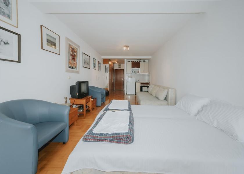  Budva Interior Entrance