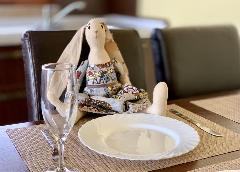  Sutomore Interior Entrance