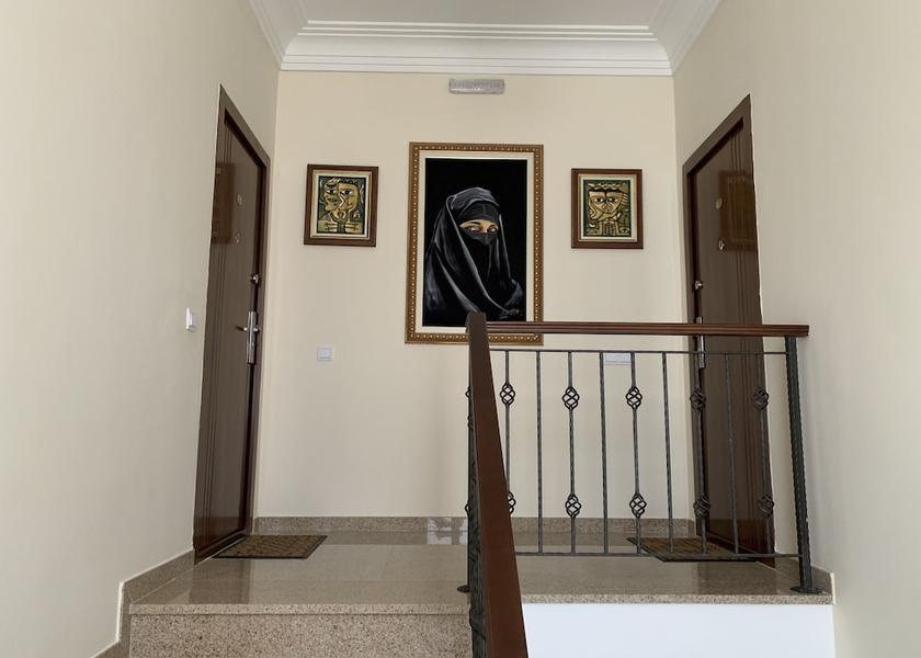  Sutomore Interior Entrance