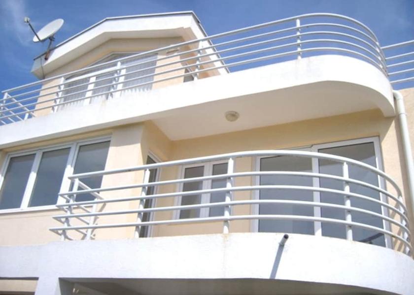  Sutomore Exterior Detail